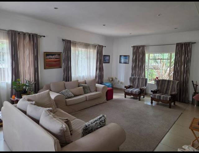 4 BEDROOM HOUSE FOR SALE IN PARKDENE